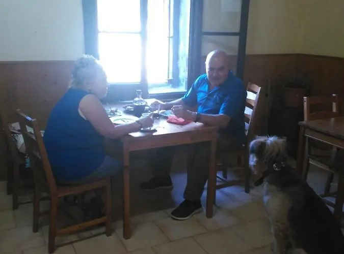 Penzion Refugi Quatre Cases Clot del Moro