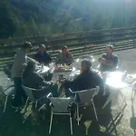 Refugi Quatre Cases Pensión Clot del Moro