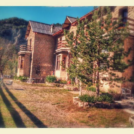 Refugi Quatre Cases Guest house