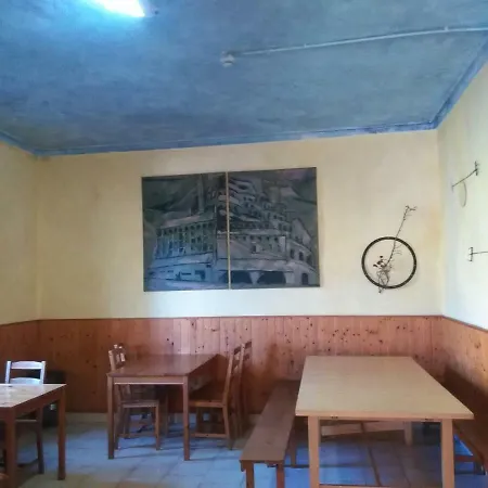 Guest house Refugi Quatre Cases Clot del Moro