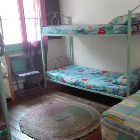 Refugi Quatre Cases Guest house *
